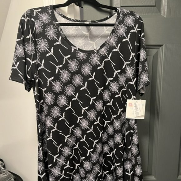 Lularoe Perfect T Black with Dandelions - Brand New - Picture 1 of 2